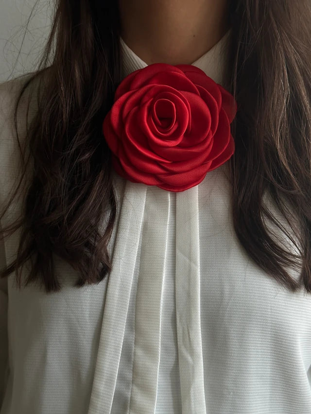 Giant Satin Rose String