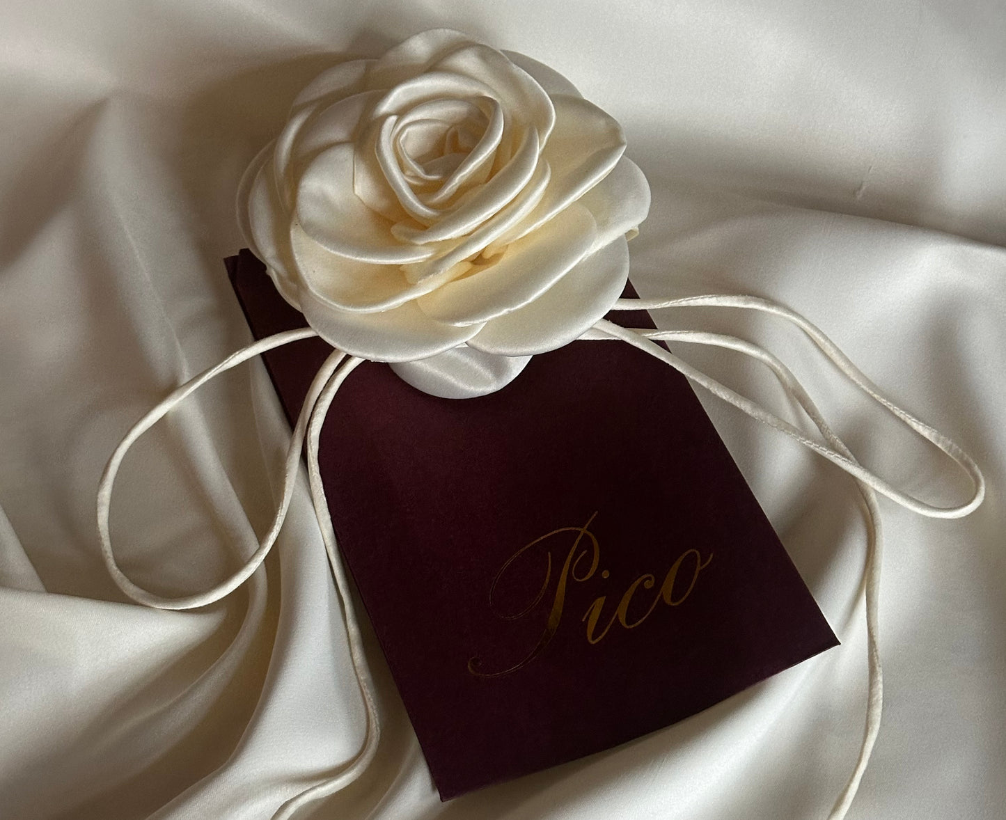 Giant Satin Rose String