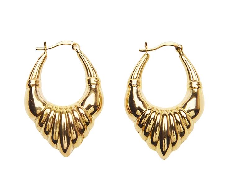 Delilah Hoops