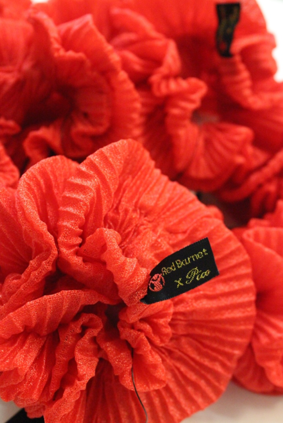 Red Barnet Scrunchie