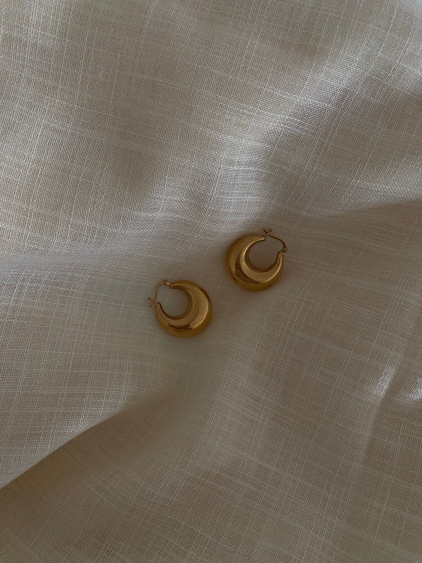 Simi Petit Hoops