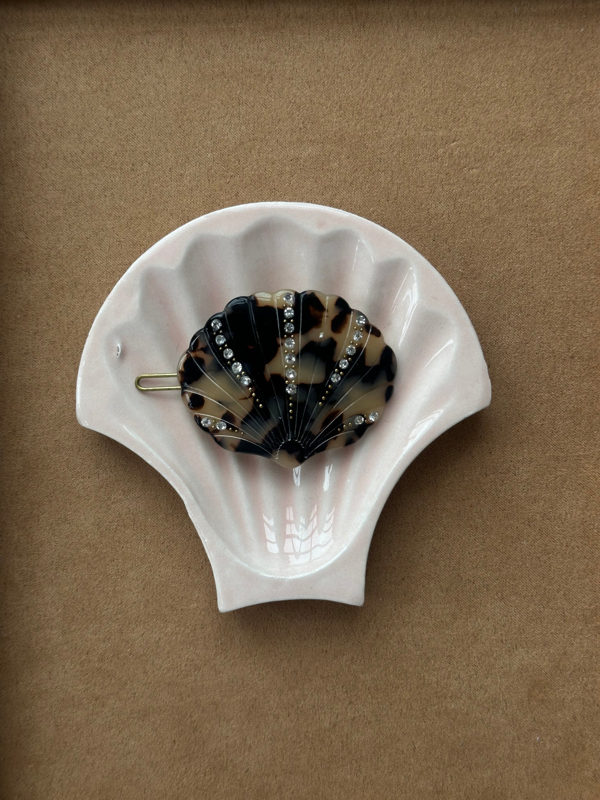 Shelly Crystal Clip