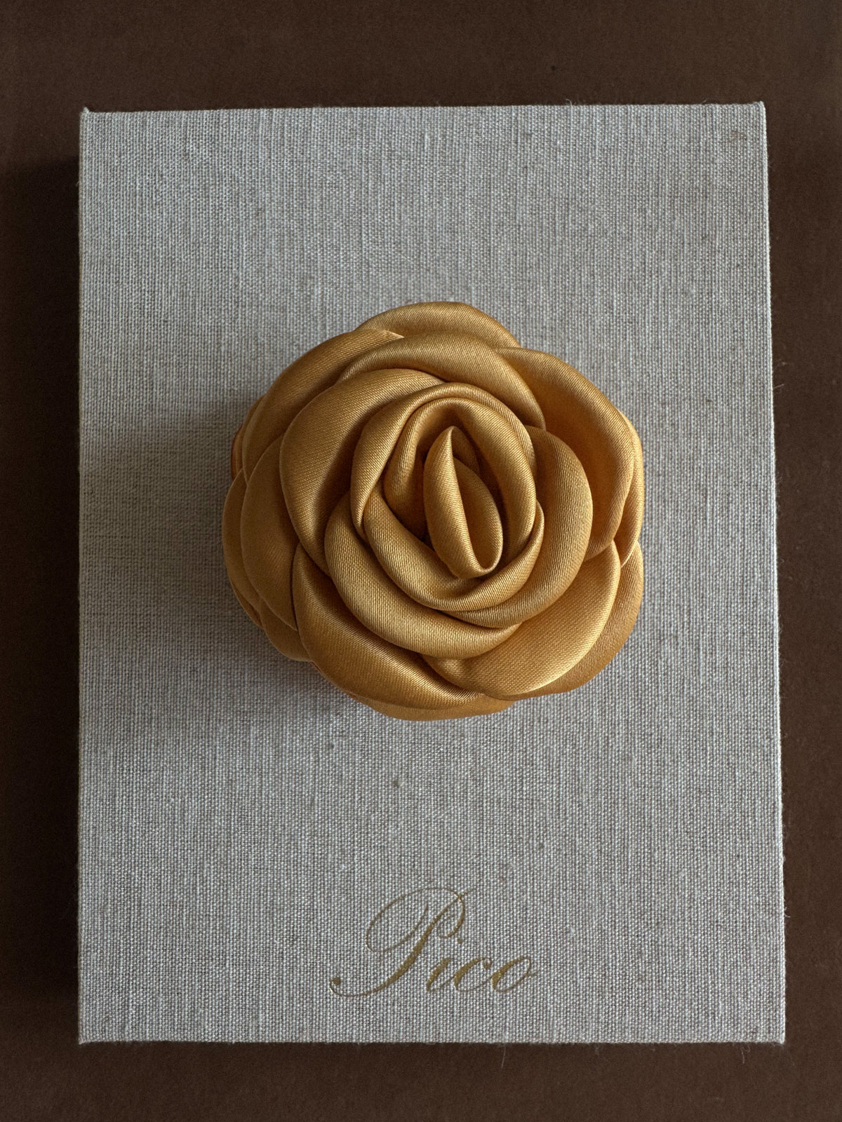 Small Satin Rose Claw
